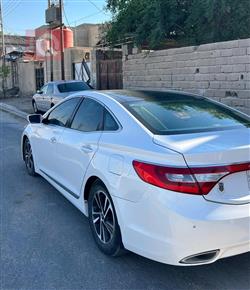 هيونداي أزيرا